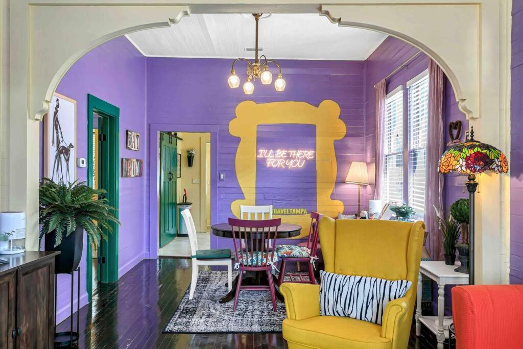 Friends Airbnb Themed 2Bed 2Bath Walkable To All Of Ybor Tampa Bagian luar foto