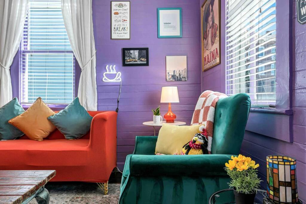 Friends Airbnb Themed 2Bed 2Bath Walkable To All Of Ybor Tampa Bagian luar foto