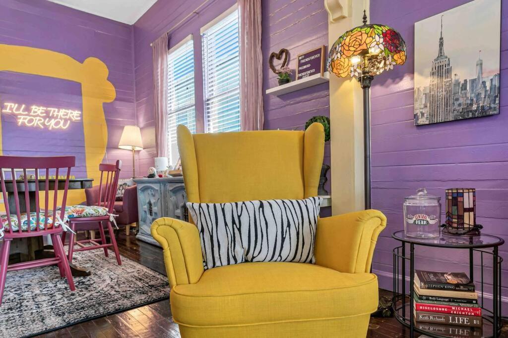 Friends Airbnb Themed 2Bed 2Bath Walkable To All Of Ybor Tampa Bagian luar foto