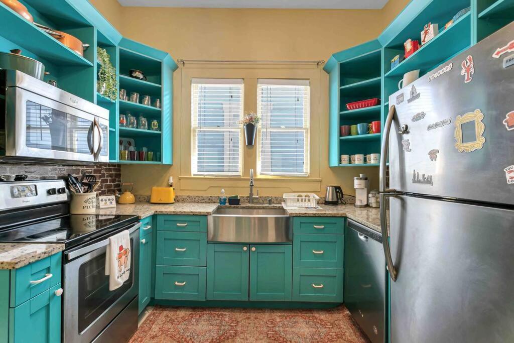 Friends Airbnb Themed 2Bed 2Bath Walkable To All Of Ybor Tampa Bagian luar foto