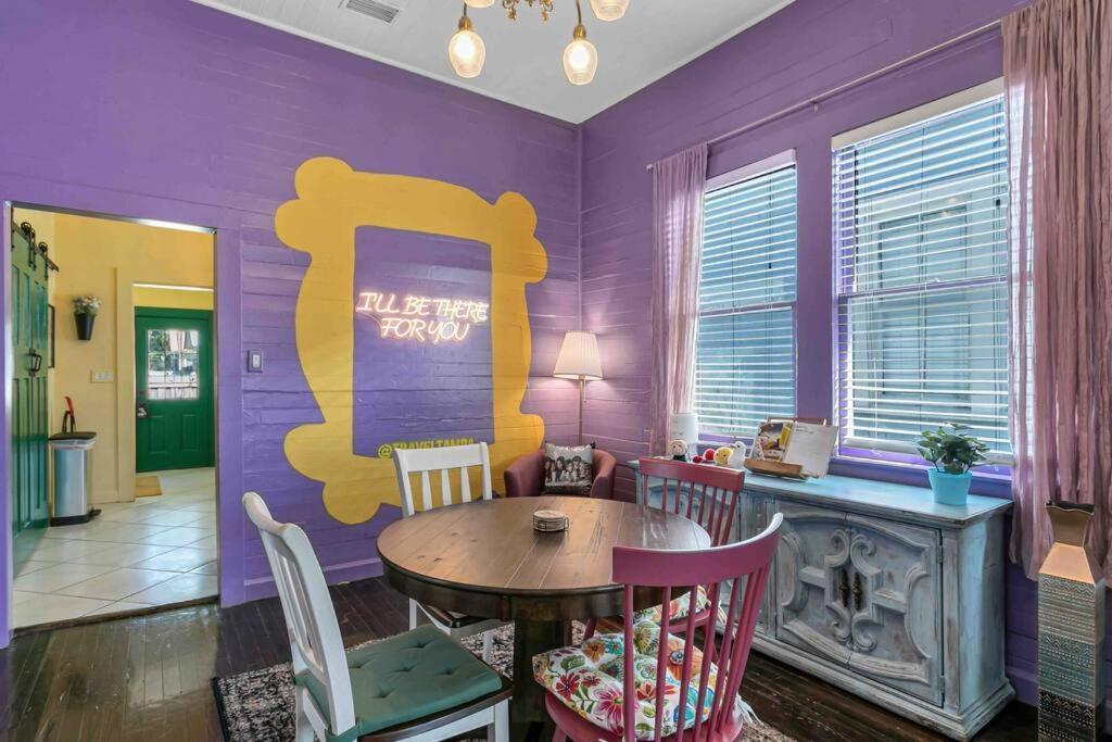 Friends Airbnb Themed 2Bed 2Bath Walkable To All Of Ybor Tampa Bagian luar foto