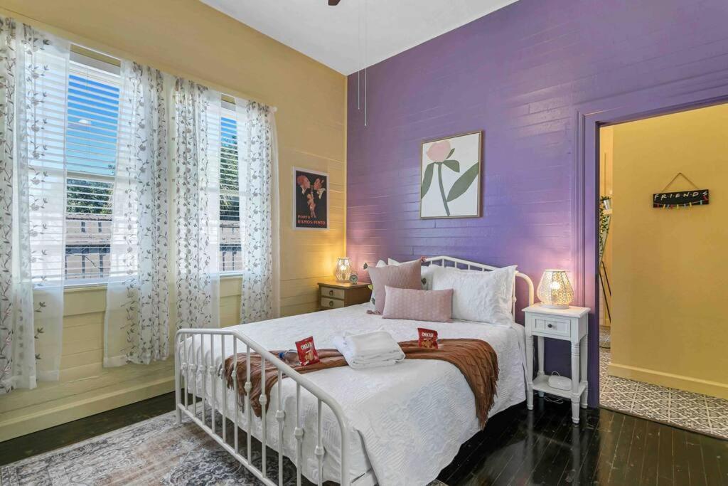 Friends Airbnb Themed 2Bed 2Bath Walkable To All Of Ybor Tampa Bagian luar foto